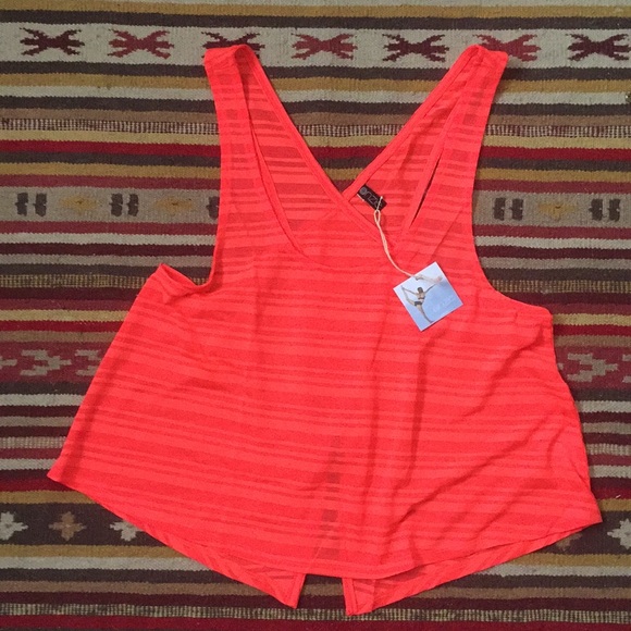 Onzie Open Cross Tank - Picture 2 of 4